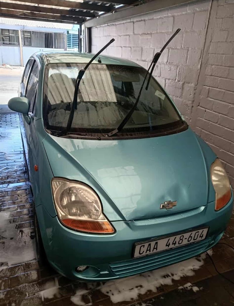 IZ Car Wash - Photo 2